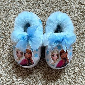Disney frozen toddler infant slippers 5/6